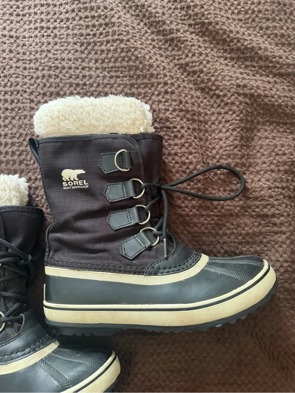 SOREL women’s Waterproof Winter Boots with Sherpa Lining